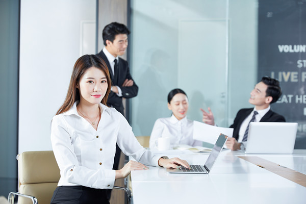 年度經營計劃：聚焦核心業(yè)務，提升核心競爭力