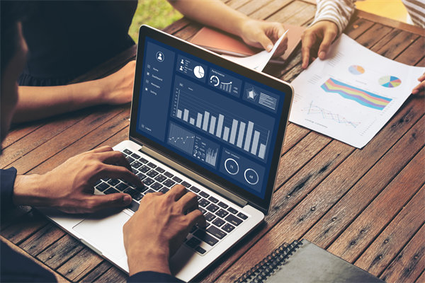 薪酬績效與戰(zhàn)略目標(biāo)協(xié)同，推動(dòng)企業(yè)持續(xù)發(fā)展與成長