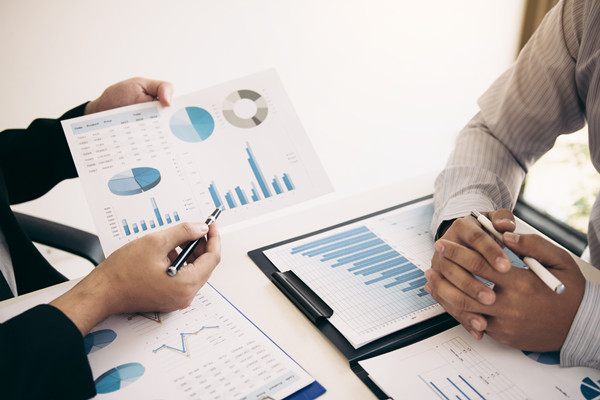 數(shù)據(jù)分析驅(qū)動，精準(zhǔn)制定年度經(jīng)營計劃提升效率