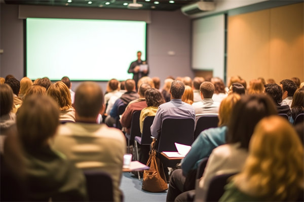 深化員工培訓與發(fā)展，提升團隊整體競爭力和創(chuàng)新能力