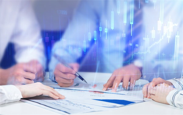 如何在快速變化的市場中精準(zhǔn)定位企業(yè)戰(zhàn)略方向？