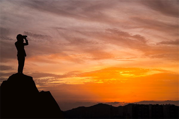 市場變化下，組織規(guī)劃如何快速響應(yīng)與調(diào)整來適應(yīng)？