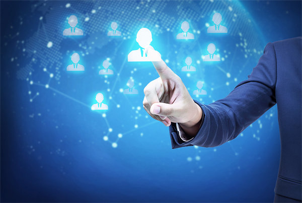 在戰(zhàn)略規(guī)劃實(shí)施中，如何確保資源有效配置與利用？