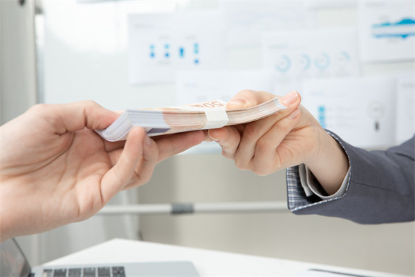 績效獎金與激勵機(jī)制如何設(shè)計，才能最大化激勵效果？