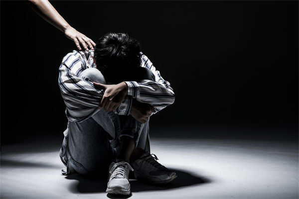 女子漏接電話被市監(jiān)所工作人員辱罵，人力資源管理有何感悟？