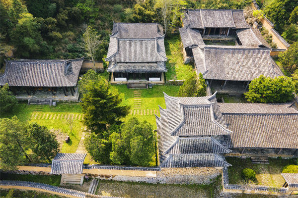 麗水績(jī)效咨詢公司如何為企業(yè)定制高效績(jī)效評(píng)估？