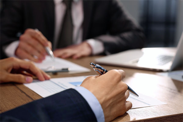 如何構(gòu)建有效的集團(tuán)管控體系，提升決策效率？