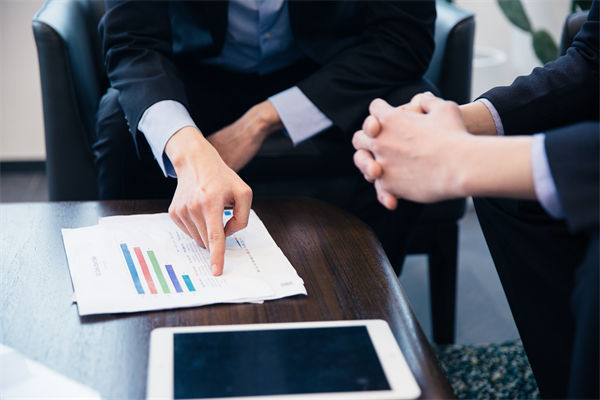 預算松弛現(xiàn)象如何避免，以確保預算的嚴肅性和準確性？