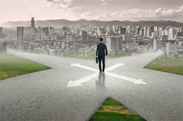 企業(yè)轉(zhuǎn)型遇阻，管理咨詢?nèi)绾尉珳?zhǔn)破局開辟新增長路徑？