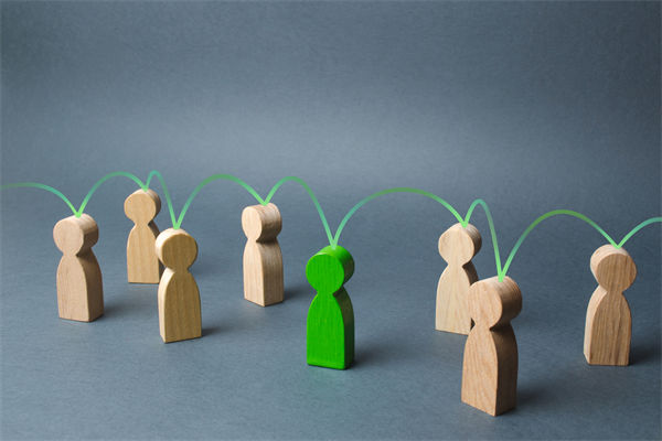 戰(zhàn)略執(zhí)行層層衰減，集團(tuán)管控如何確保目標(biāo)精準(zhǔn)落地？