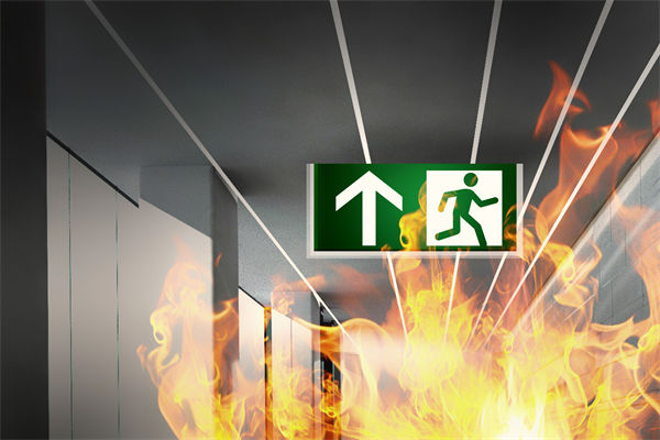 山東化工廠爆炸后樓房僅?？蚣埽瑢χ圃鞓I(yè)有何啟示？