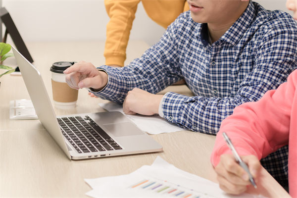 企業(yè)文化該灌輸還是共生？多數(shù)管理者都選錯(cuò)了方向！