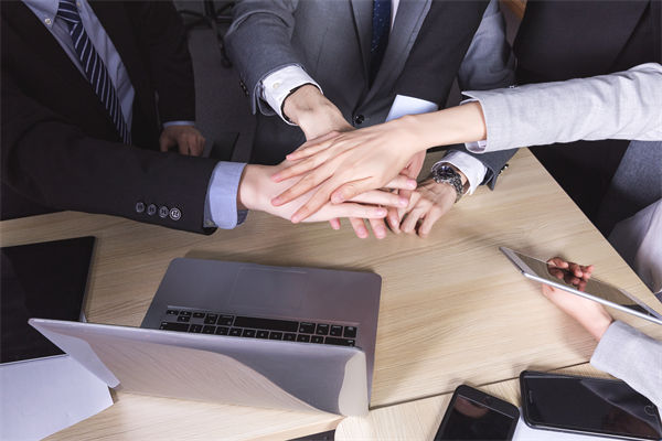 年度經(jīng)營計劃目標宏大，執(zhí)行時為何總?cè)迸R門一腳？