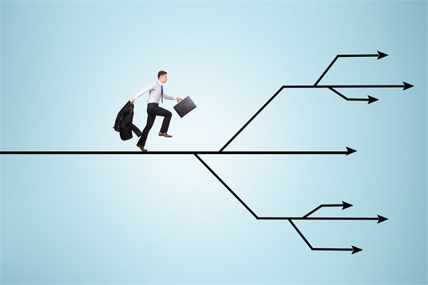 29歲女演員回應(yīng)在餐廳當(dāng)服務(wù)員，人力資源怎么看？