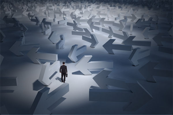 高層沉迷戰(zhàn)略藍(lán)圖，執(zhí)行層落地時(shí)為何偏離航道？