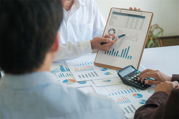 預(yù)算調(diào)整機(jī)制看似靈活，應(yīng)對市場變化為何仍顯滯后？